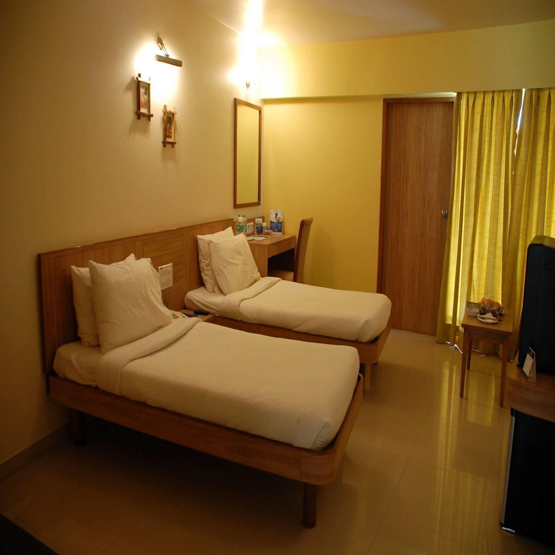 Sahil Sarovar Portico Lonavala Exterior photo
